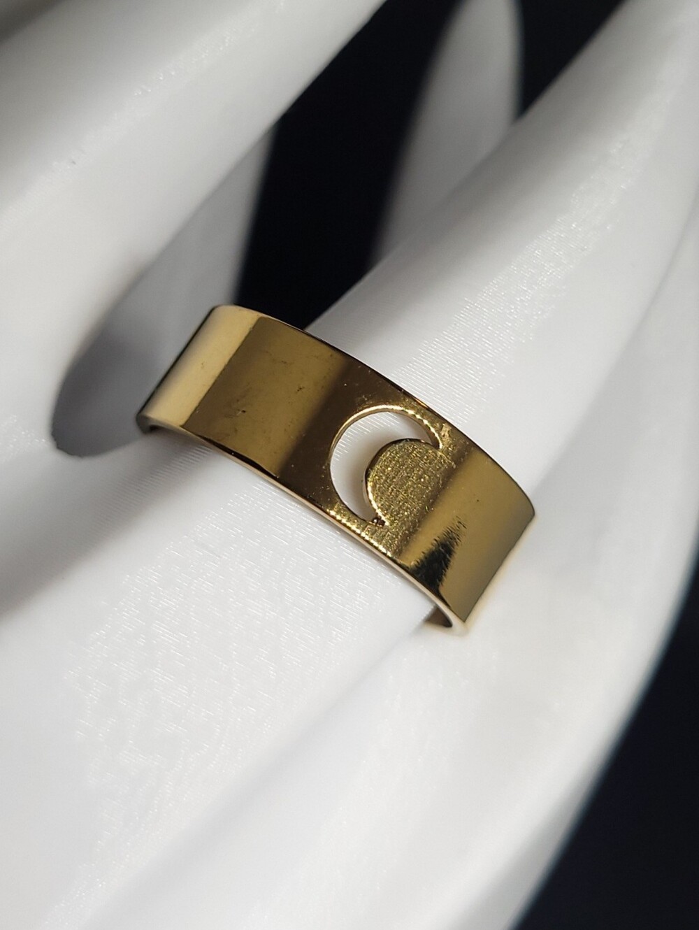 $1 | 11 | Moon Cutout Wide Band Ring